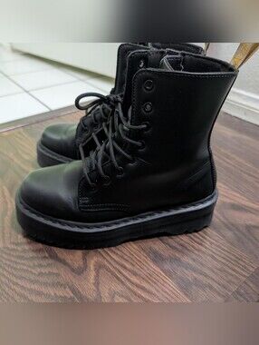 Dr. Martens | Vegan Jadon II Mono | Size 9